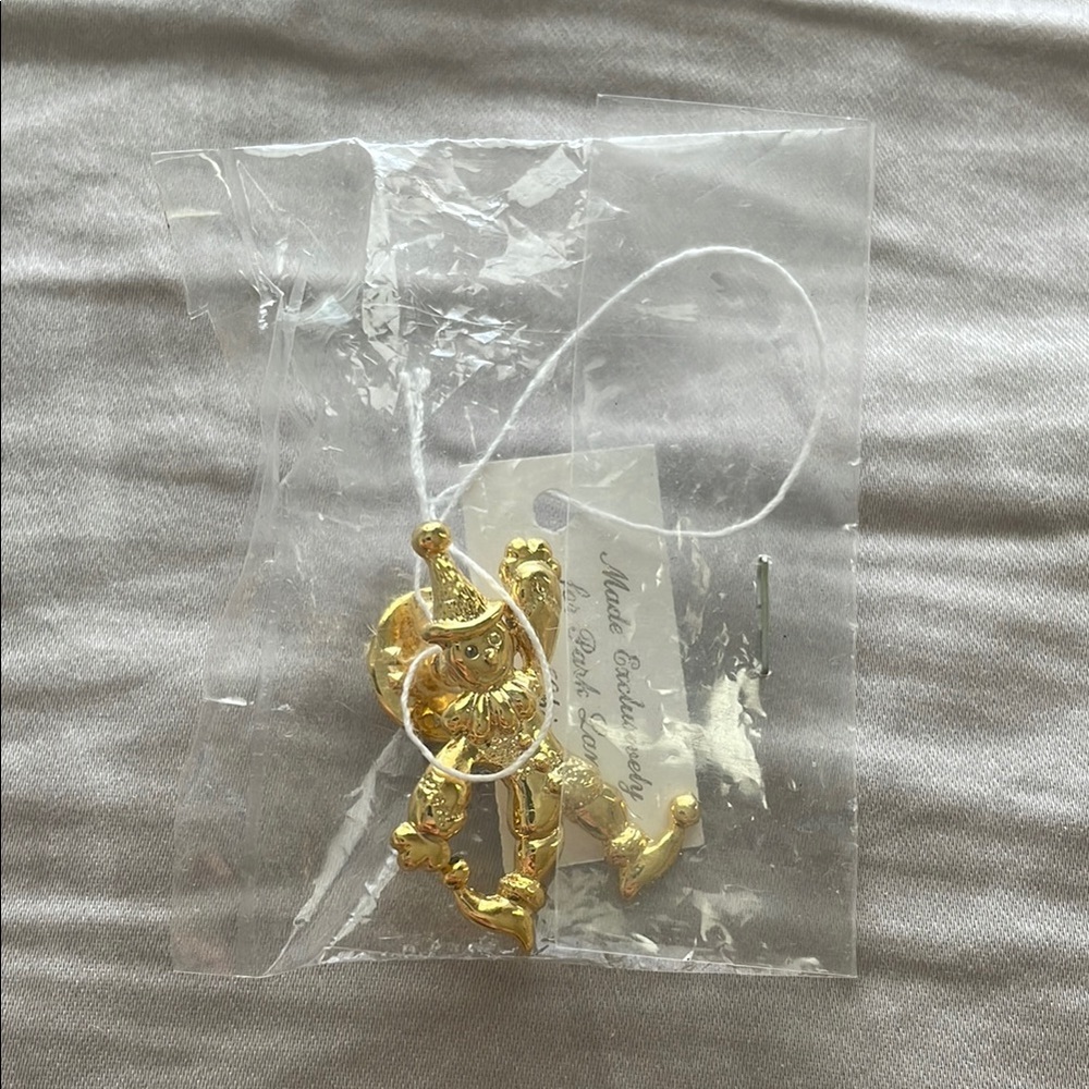 Charming‎ Gold Clown Pendant